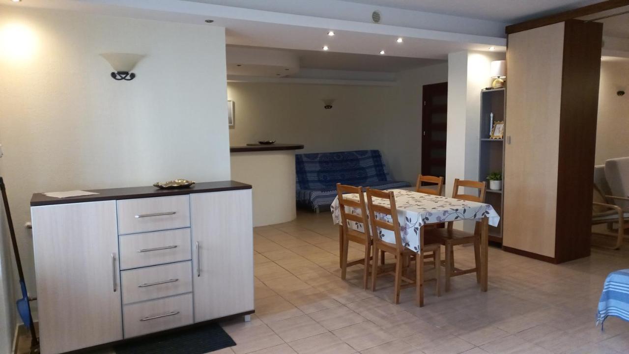 Apartamenty Warka Bagian luar foto