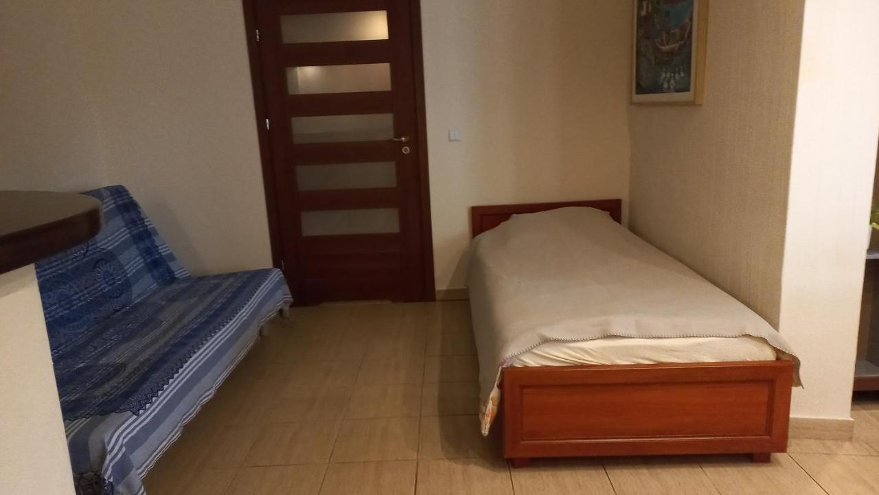 Apartamenty Warka Bagian luar foto