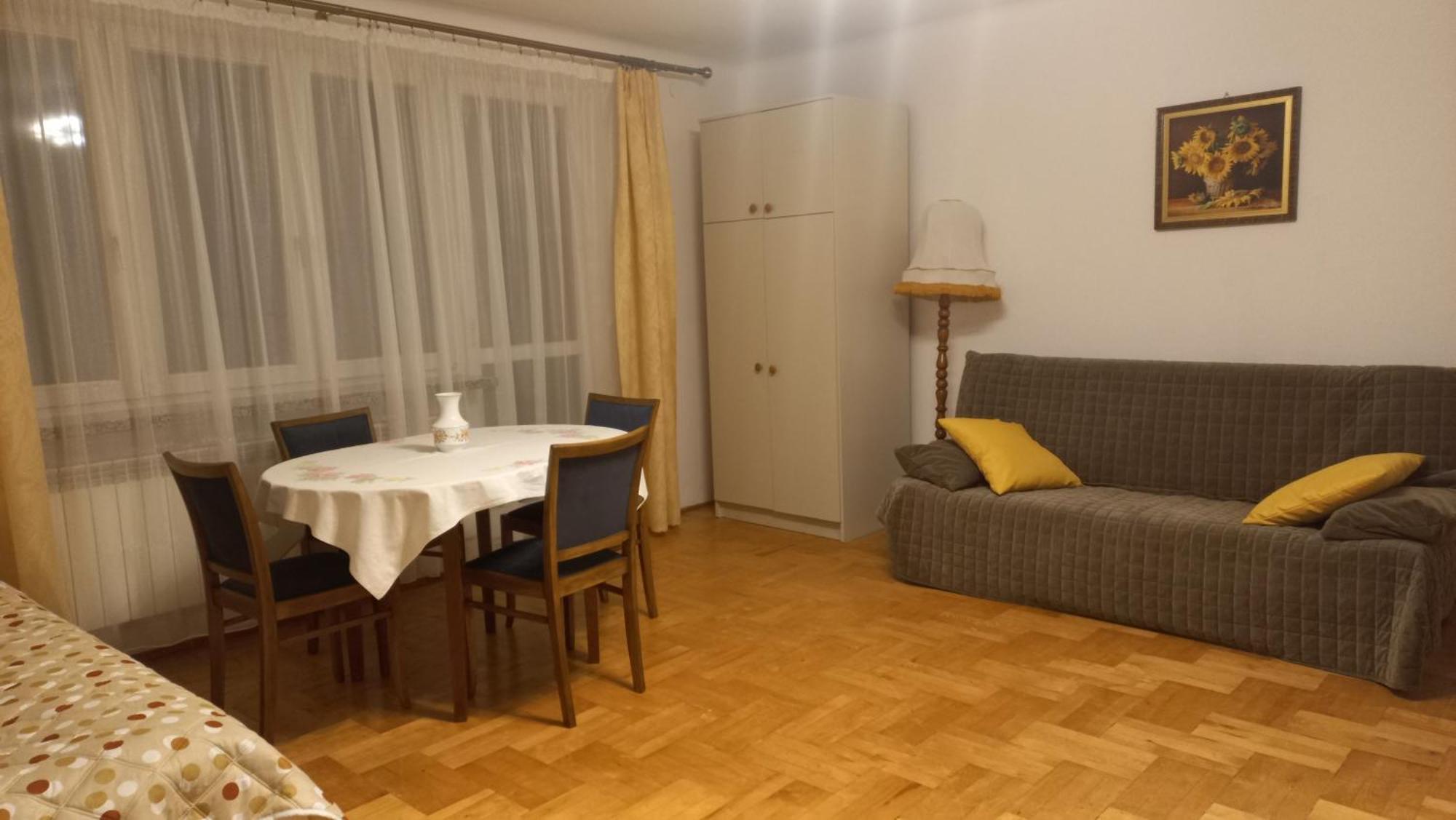 Apartamenty Warka Bagian luar foto